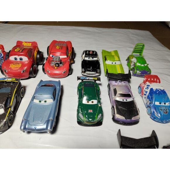Lot of 33 Disney Pixar Cars Trucks & More - Picture 4 of 16